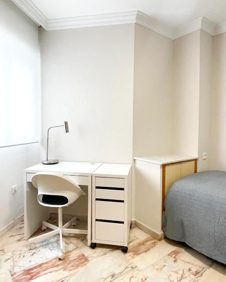 Holidays2Malaga Tomas De Echeverria 150 Mts To Beach & High Speed Wifi & Parking Apartment Exterior foto