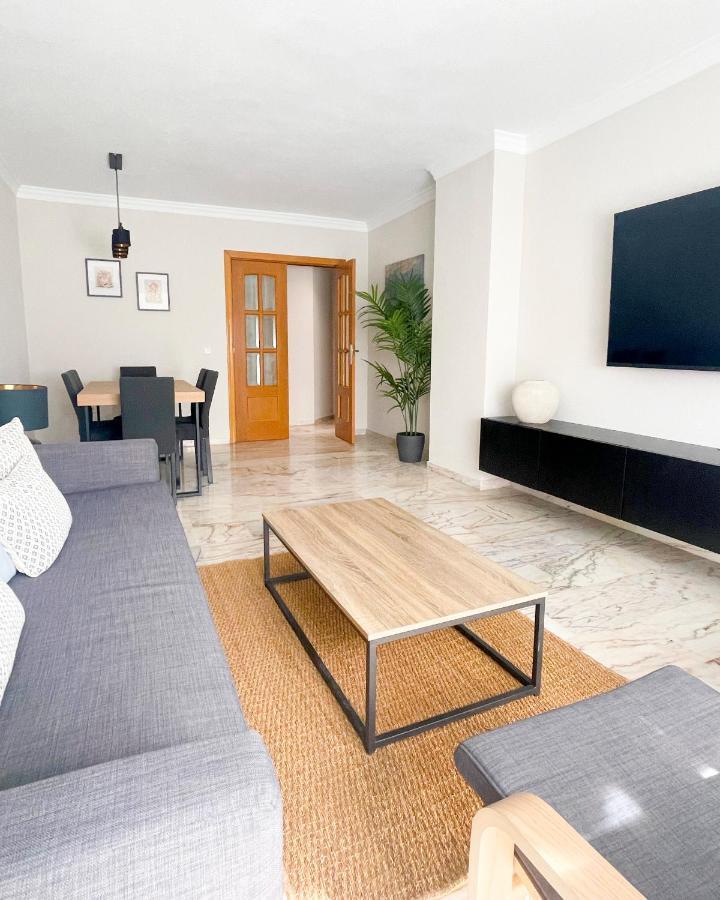 Holidays2Malaga Tomas De Echeverria 150 Mts To Beach & High Speed Wifi & Parking Apartment Exterior foto